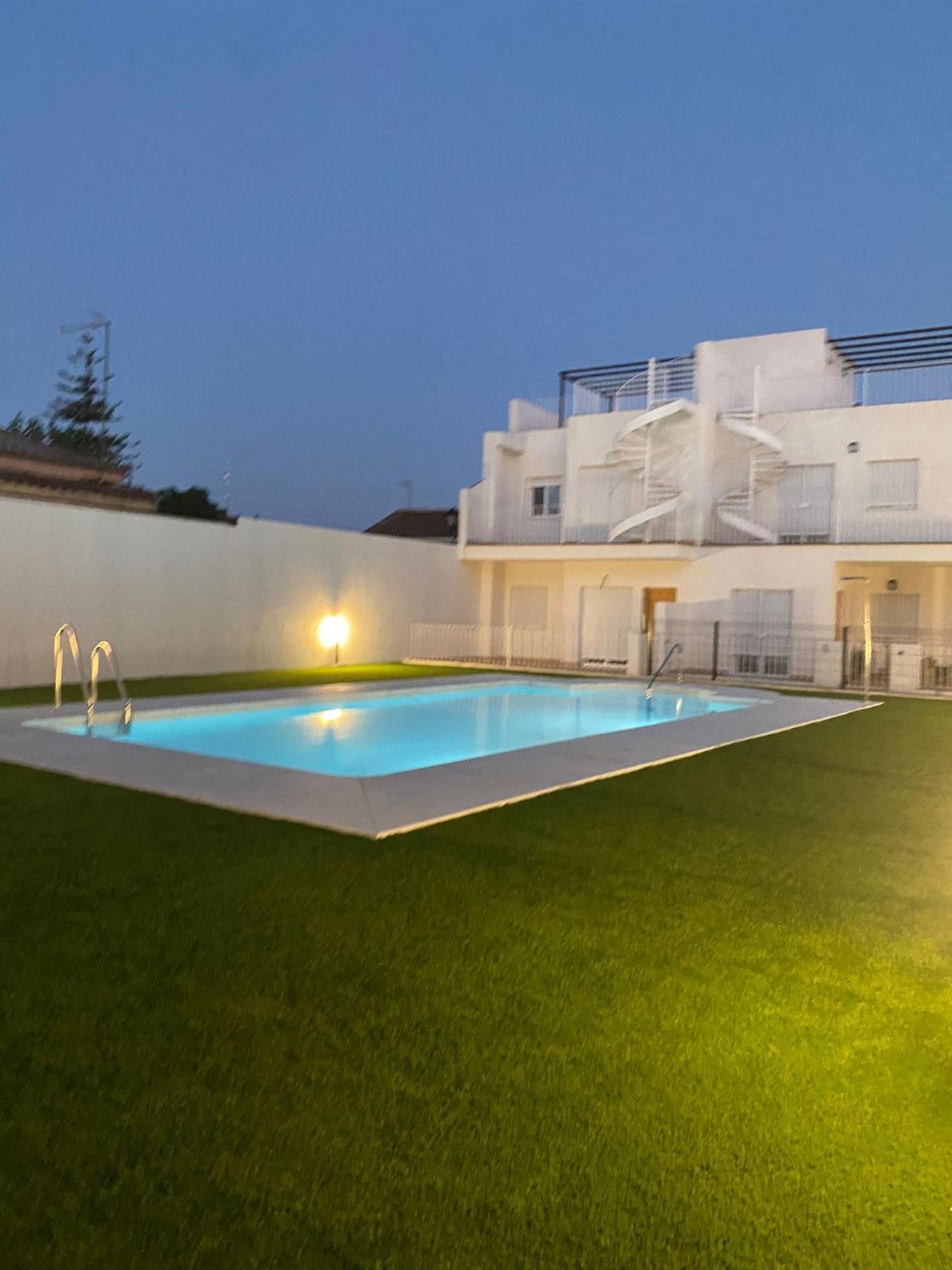 Apartamento Turistico Damajuana Parking Free Espartinas Exterior photo