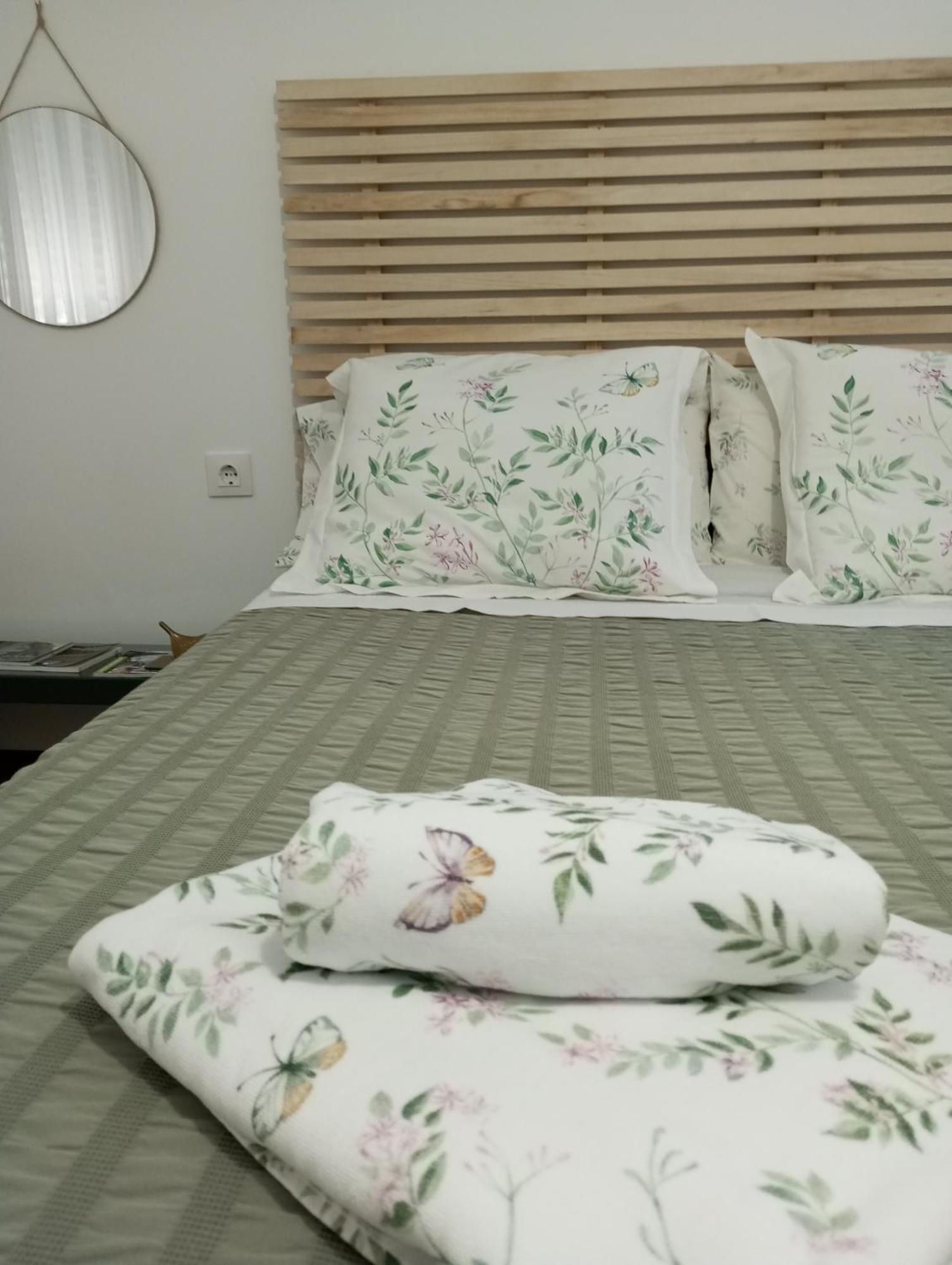 Apartamento Turistico Damajuana Parking Free Espartinas Exterior photo